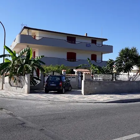 Vacanze Di Bella Апартаменты Тропея